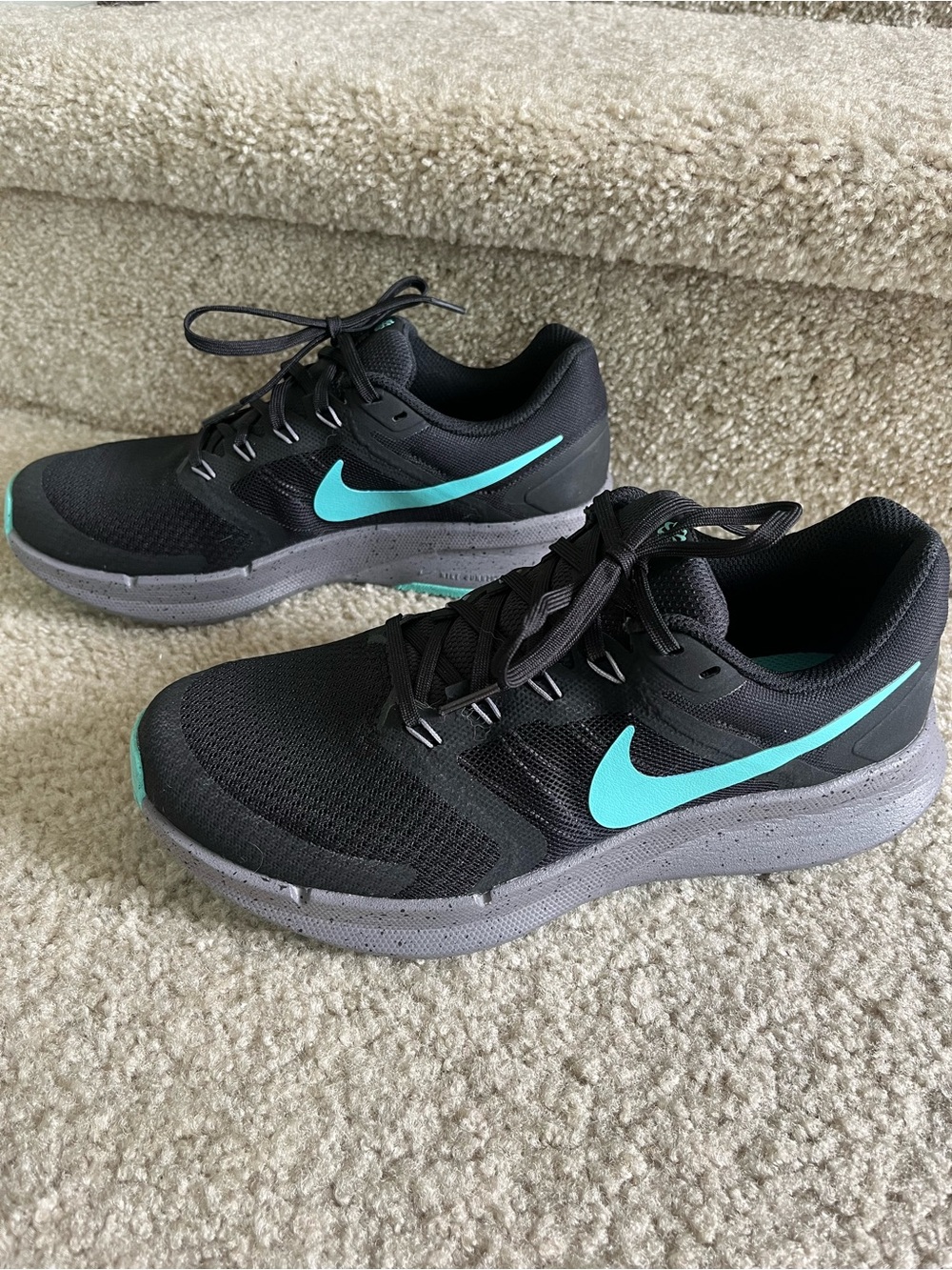 Women’s Nike Swift 3 Running Athletic Shoes - Size 9 - Black & Teal